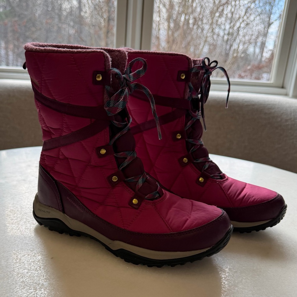 Columbia Women's Fuchsia Quilted Winter Boots